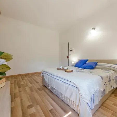 Hintown Rosa 6 Posti Vista Mare * 키아바리